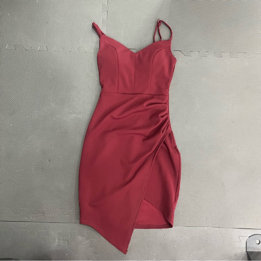 Elegant Burgundy Spaghetti Strap Dress